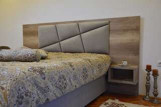 Гостевой дом Guest House Vera Улцинь Семейный номер с балконом-6