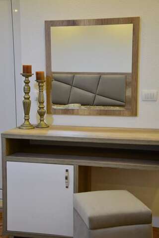 Гостевой дом Guest House Vera Улцинь Семейный номер с балконом-8