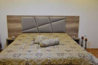 Гостевой дом Guest House Vera Улцинь Семейный номер с балконом-9