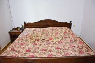 Гостевой дом Guest House Vera Улцинь Трехместный номер с окном-7