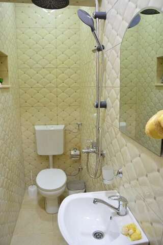 Гостевой дом Guest House Vera Улцинь Семейный люкс-13